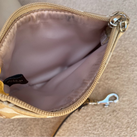 VTG🌻 COACH Waverly Buckle Leather Tote Bag with Zip Wristlet in Ivory/Sunflower - Picture 4 of 16